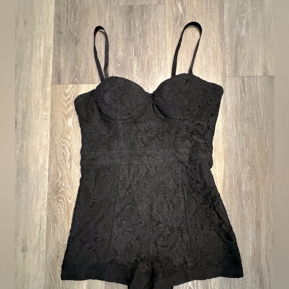LACE ROMPER - Picture 2 of 4
